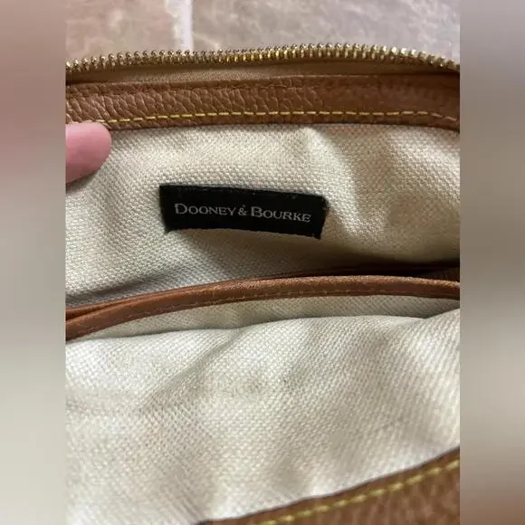 Dooney & Bourke Tan Leather Bag. - Picture 3 of 4
